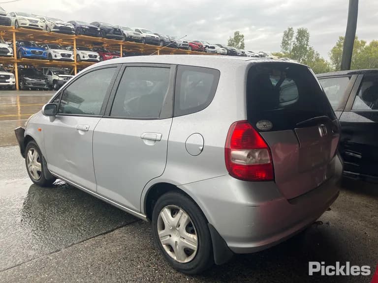 2003 Honda Jazz Used VIN JHMGD38503S205252 – engine bay 2003 Honda Jazz Used VIN JHMGD38503S205252 – engine bay