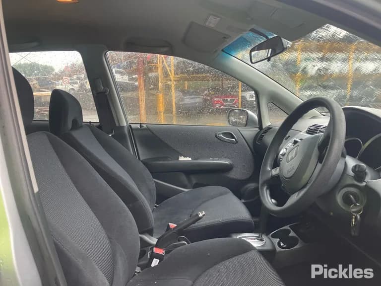 2003 Honda Jazz Used VIN JHMGD38503S205252 – photo 12 2003 Honda Jazz Used VIN JHMGD38503S205252 – photo 12