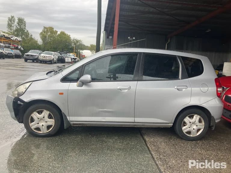 2003 Honda Jazz Used VIN JHMGD38503S205252 – photo 13 2003 Honda Jazz Used VIN JHMGD38503S205252 – photo 13