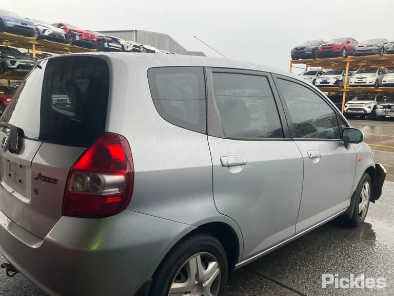 2003 Honda Jazz Used VIN JHMGD38503S205252 – photo 20 2003 Honda Jazz Used VIN JHMGD38503S205252 – photo 20