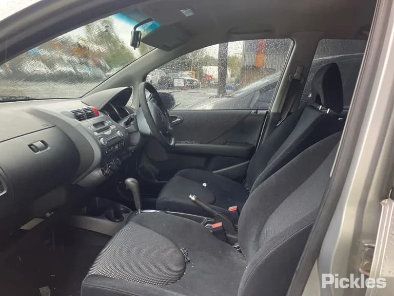 2003 Honda Jazz Used VIN JHMGD38503S205252 – photo 21 2003 Honda Jazz Used VIN JHMGD38503S205252 – photo 21