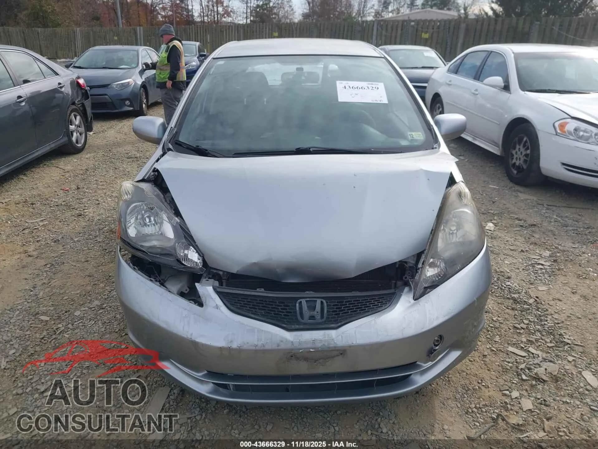 2009 HONDA FIT Damaged VIN JHMGE88239S000658 – engine bay 2009 HONDA FIT Damaged VIN JHMGE88239S000658 – engine bay