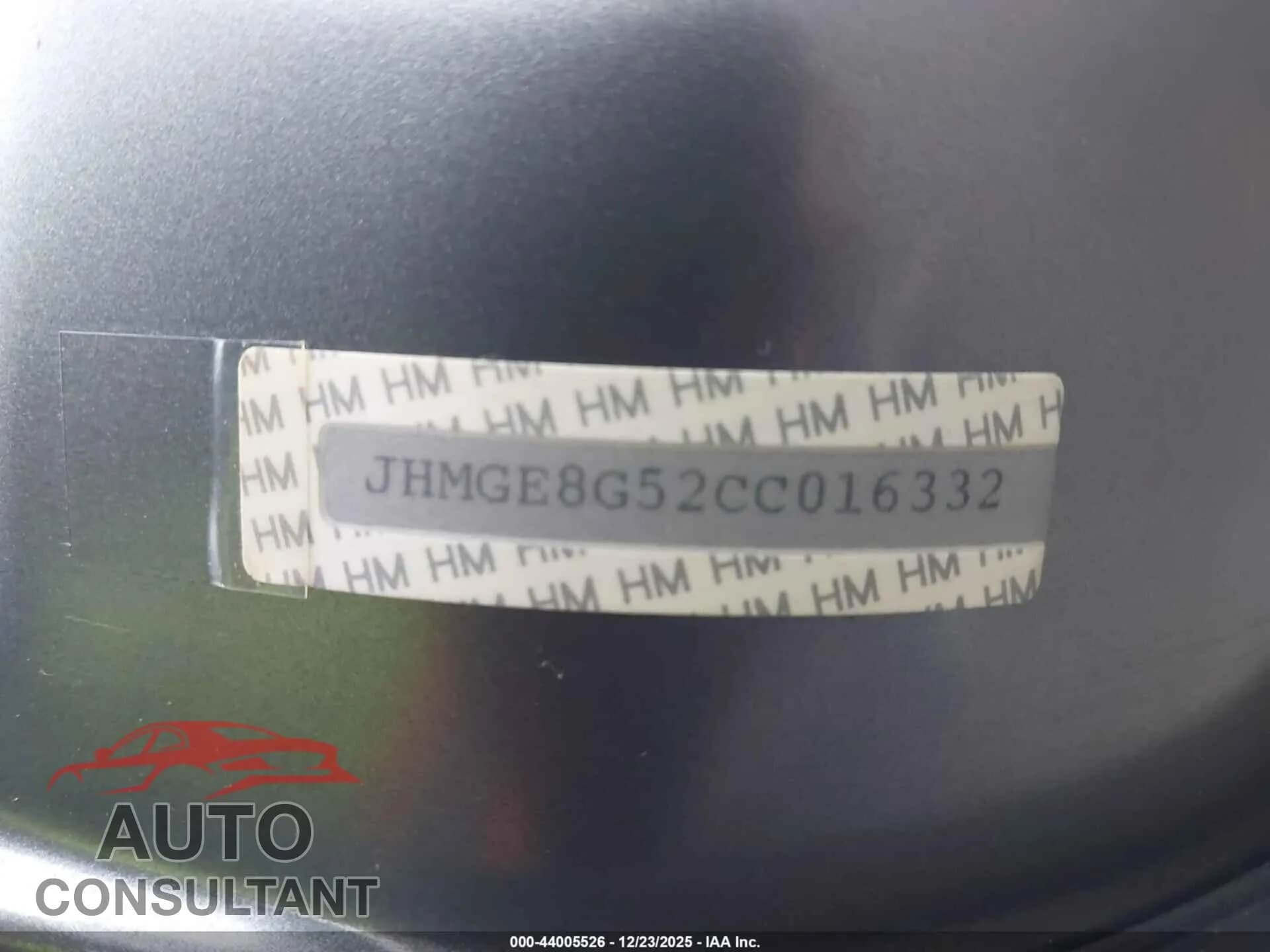 2012 HONDA FIT Damaged VIN JHMGE8G52CC016332 – trunk area 2012 HONDA FIT Damaged VIN JHMGE8G52CC016332 – trunk area