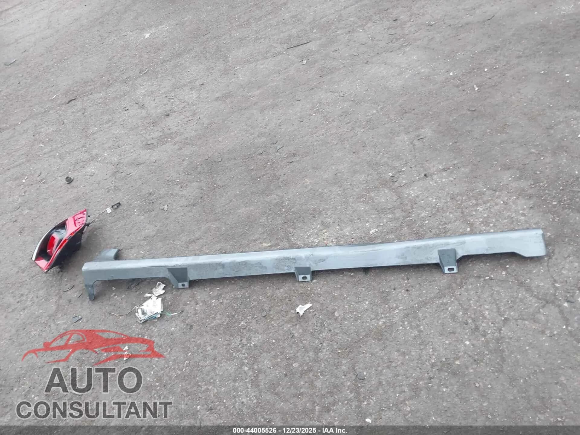 2012 HONDA FIT Damaged VIN JHMGE8G52CC016332 – photo 12 2012 HONDA FIT Damaged VIN JHMGE8G52CC016332 – photo 12