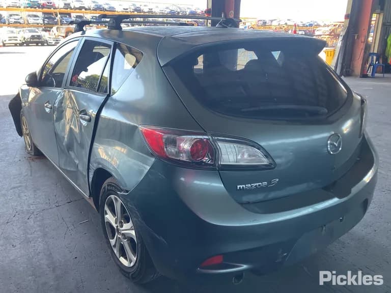 2012 Mazda 3 Used VIN JM0BL10F200337510 – exterior detail 2012 Mazda 3 Used VIN JM0BL10F200337510 – exterior detail