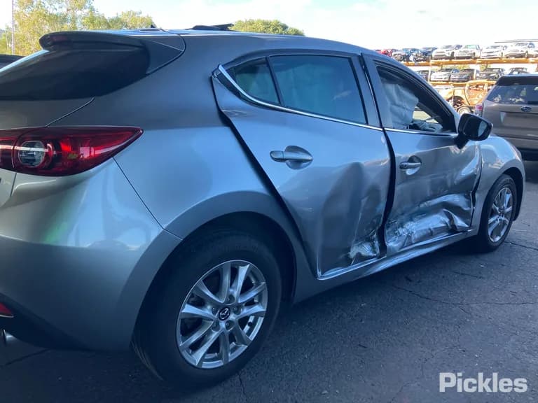 2014 Mazda 3 Used VIN JM0BM547810148566 – front exterior 2014 Mazda 3 Used VIN JM0BM547810148566 – front exterior