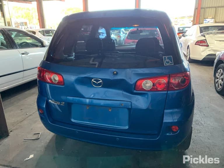 2006 Mazda 2 Used VIN JM0DY10Y270209873 – exterior detail 2006 Mazda 2 Used VIN JM0DY10Y270209873 – exterior detail