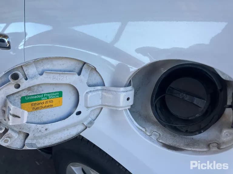 2008 Mazda CX-7 Used VIN JM0ER103190113948 – rear exterior 2008 Mazda CX-7 Used VIN JM0ER103190113948 – rear exterior