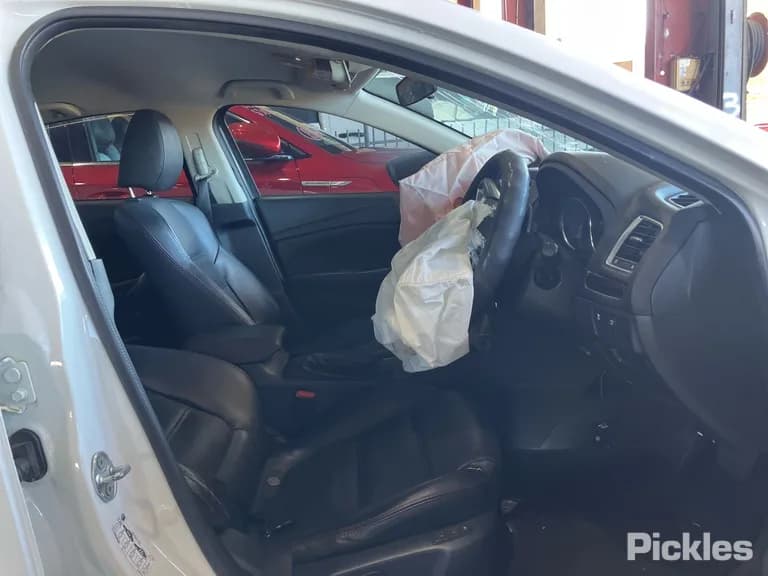 2013 Mazda 6 Used VIN JM0GJ102100127725 – engine bay 2013 Mazda 6 Used VIN JM0GJ102100127725 – engine bay