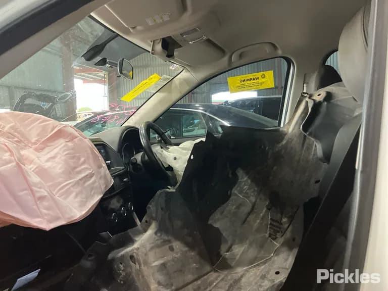 2012 Mazda CX-5 Used VIN JM0KE107100120809 – trunk area 2012 Mazda CX-5 Used VIN JM0KE107100120809 – trunk area