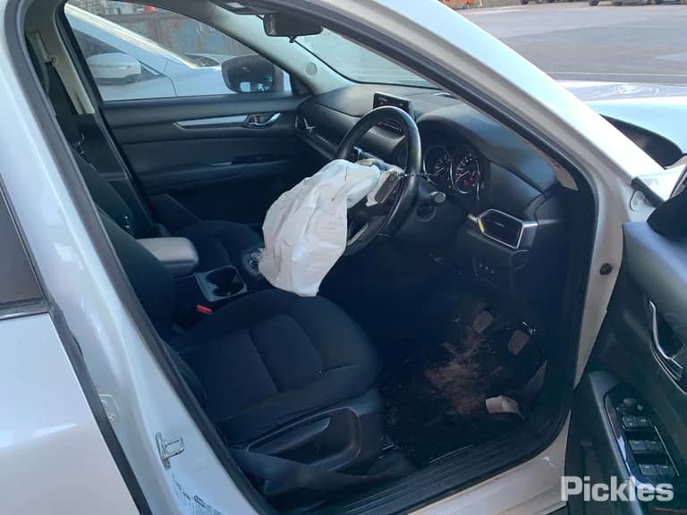 2019 Mazda CX-5 Used VIN JM0KF2W7600365365 – interior seats 2019 Mazda CX-5 Used VIN JM0KF2W7600365365 – interior seats