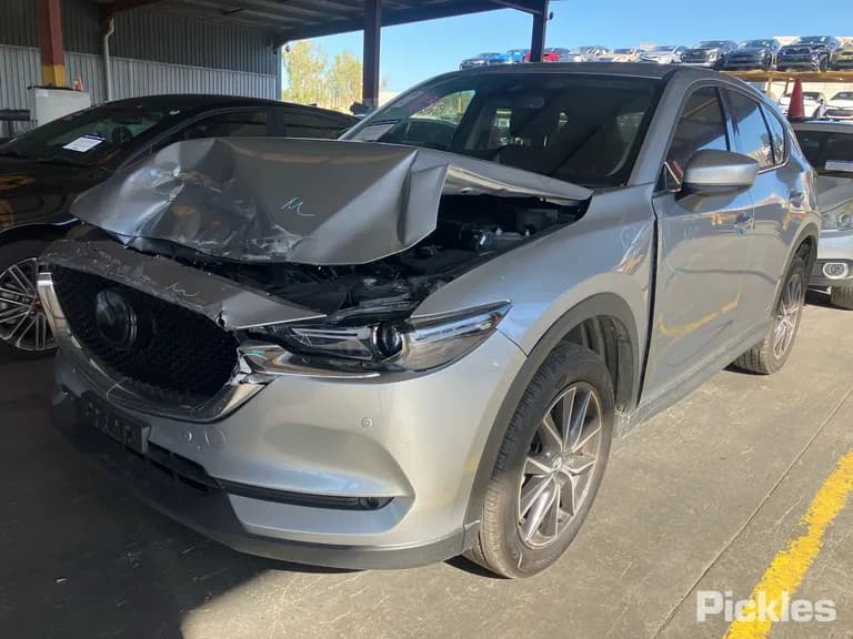 2017 Mazda CX-5 Used VIN JM0KF4WLA00105137 – trunk area 2017 Mazda CX-5 Used VIN JM0KF4WLA00105137 – trunk area