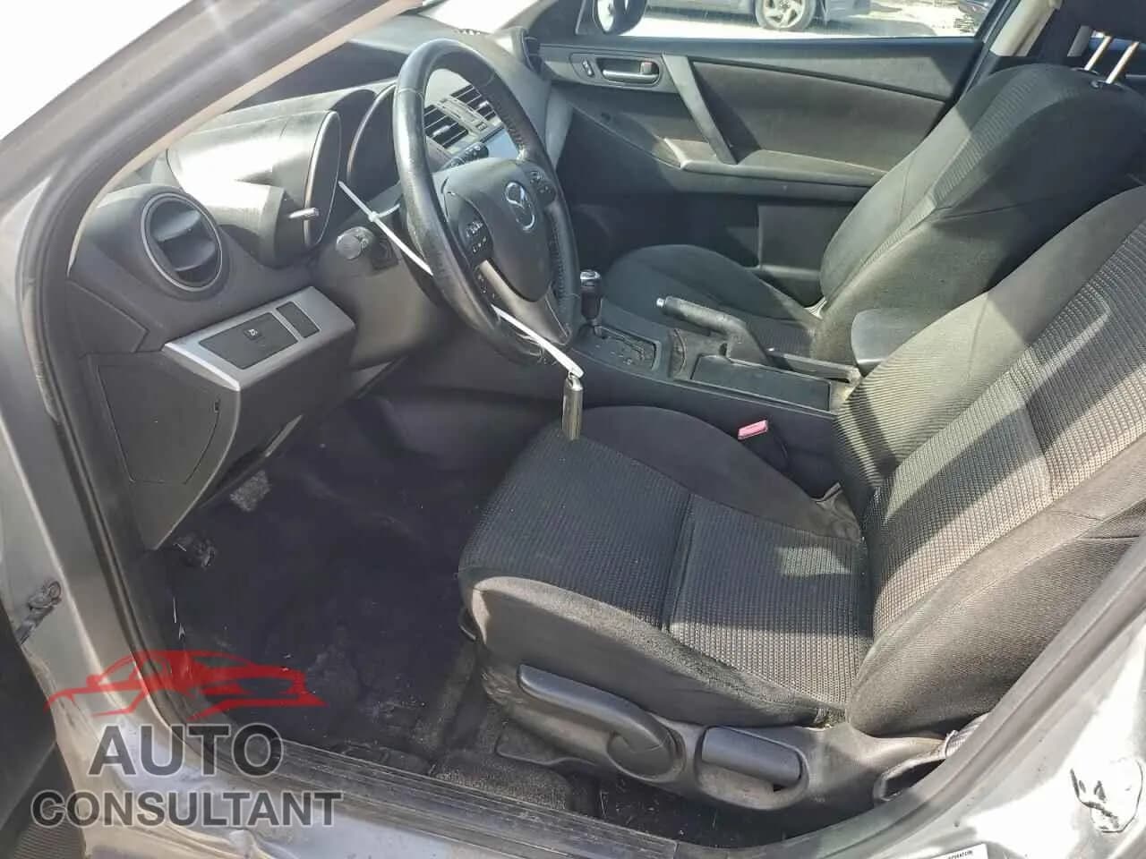 2013 MAZDA 3 Used VIN JM1BL1LP3D1781451 – exterior detail 2013 MAZDA 3 Used VIN JM1BL1LP3D1781451 – exterior detail