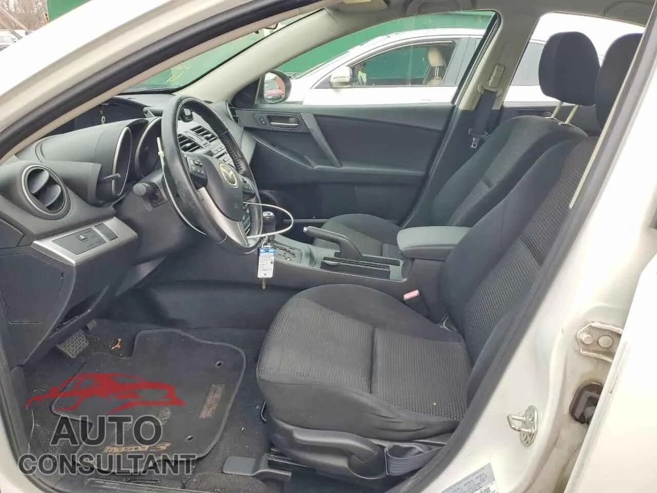 2012 MAZDA 3 Damaged VIN JM1BL1V74C1647544 – exterior detail 2012 MAZDA 3 Damaged VIN JM1BL1V74C1647544 – exterior detail