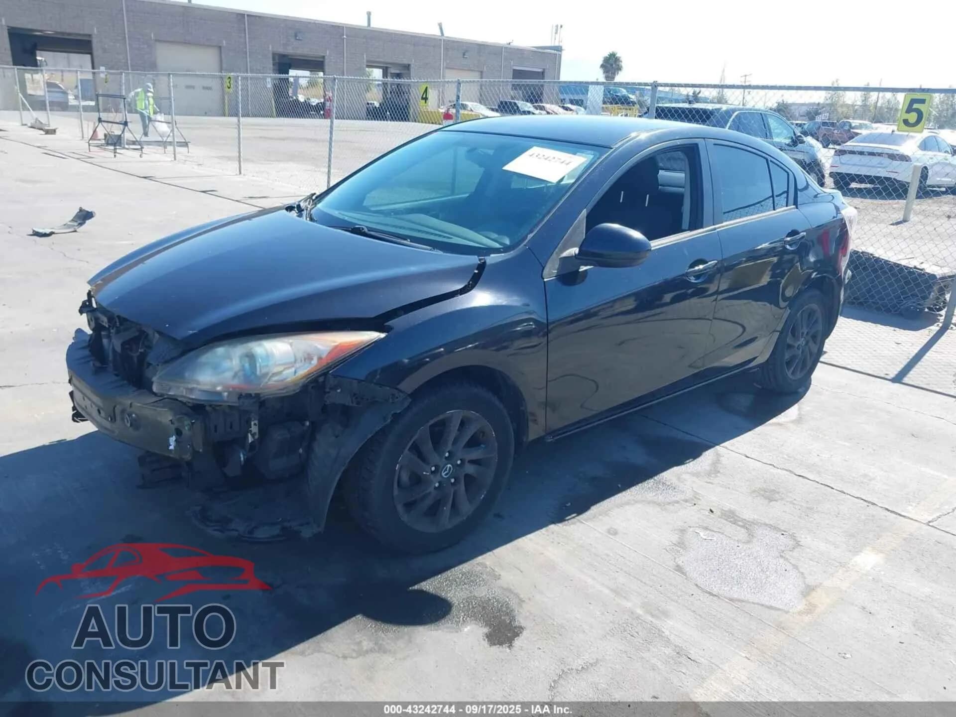 2013 MAZDA MAZDA3 Damaged VIN JM1BL1VP0D1807517 – rear exterior 2013 MAZDA MAZDA3 Damaged VIN JM1BL1VP0D1807517 – rear exterior