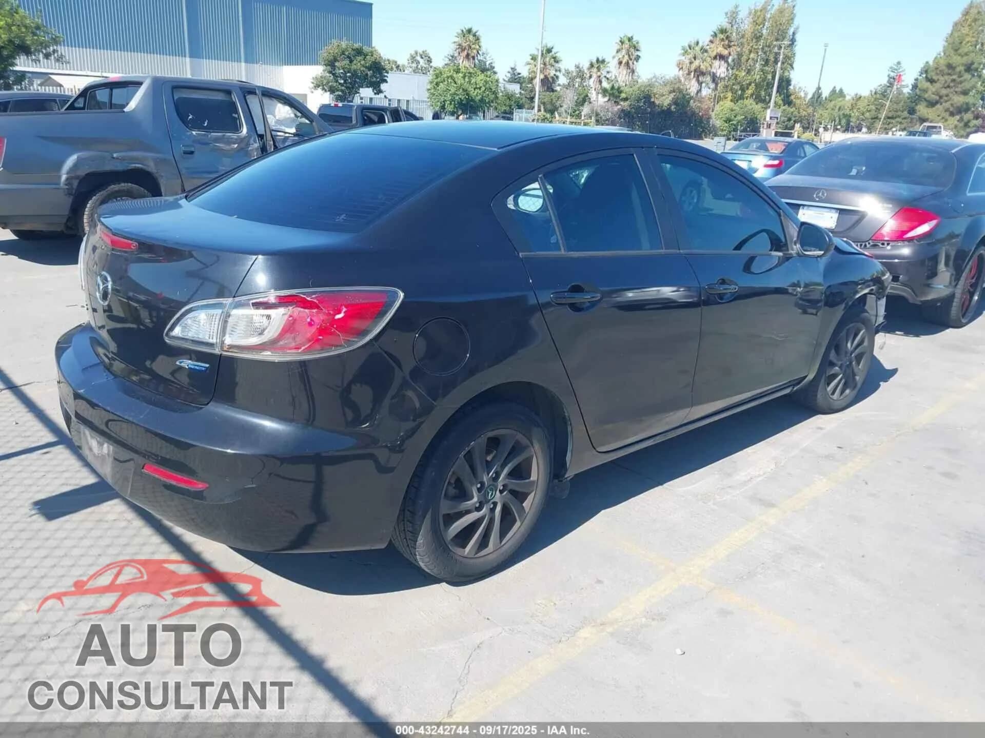 2013 MAZDA MAZDA3 Damaged VIN JM1BL1VP0D1807517 – dashboard 2013 MAZDA MAZDA3 Damaged VIN JM1BL1VP0D1807517 – dashboard