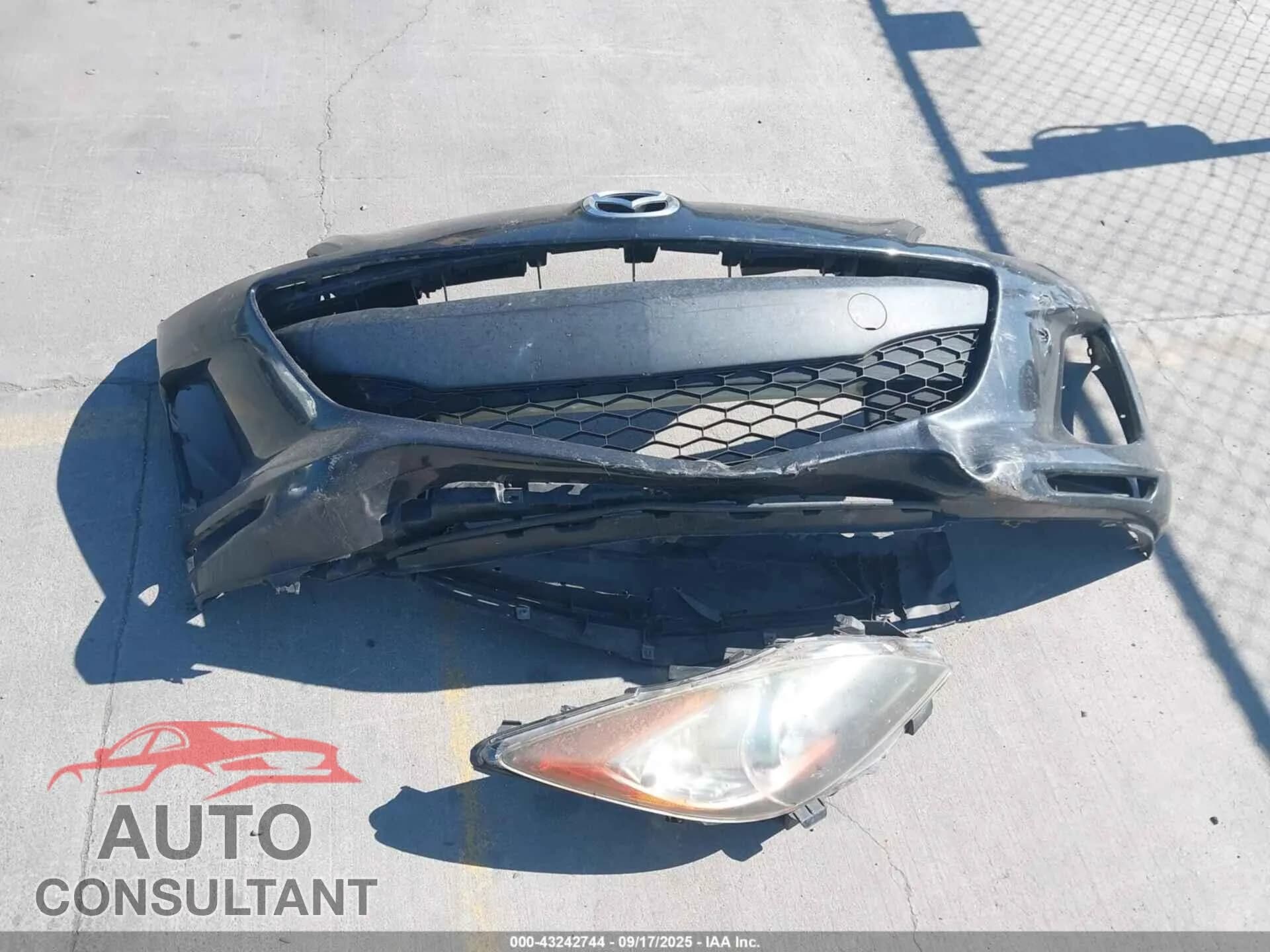 2013 MAZDA MAZDA3 Damaged VIN JM1BL1VP0D1807517 – photo 12 2013 MAZDA MAZDA3 Damaged VIN JM1BL1VP0D1807517 – photo 12