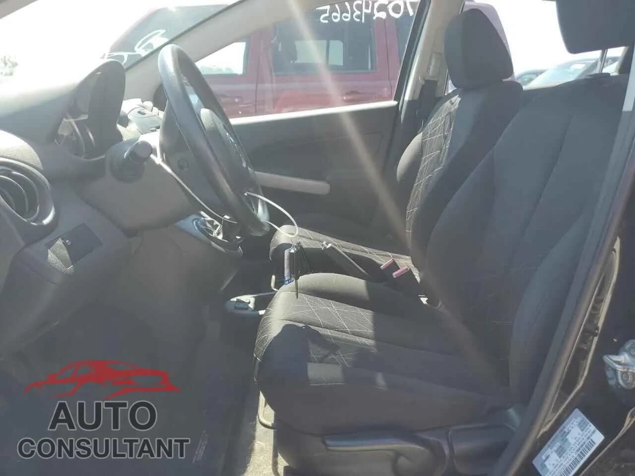 2012 MAZDA 2 Used VIN JM1DE1KY5C0135720 – exterior detail 2012 MAZDA 2 Used VIN JM1DE1KY5C0135720 – exterior detail