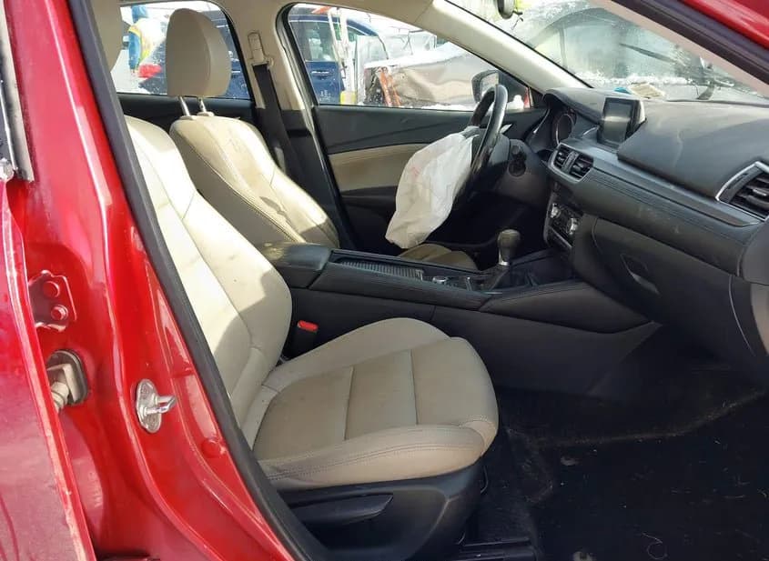 2016 MAZDA MAZDA6 Used VIN JM1GJ1V59G1474300 – trunk area 2016 MAZDA MAZDA6 Used VIN JM1GJ1V59G1474300 – trunk area