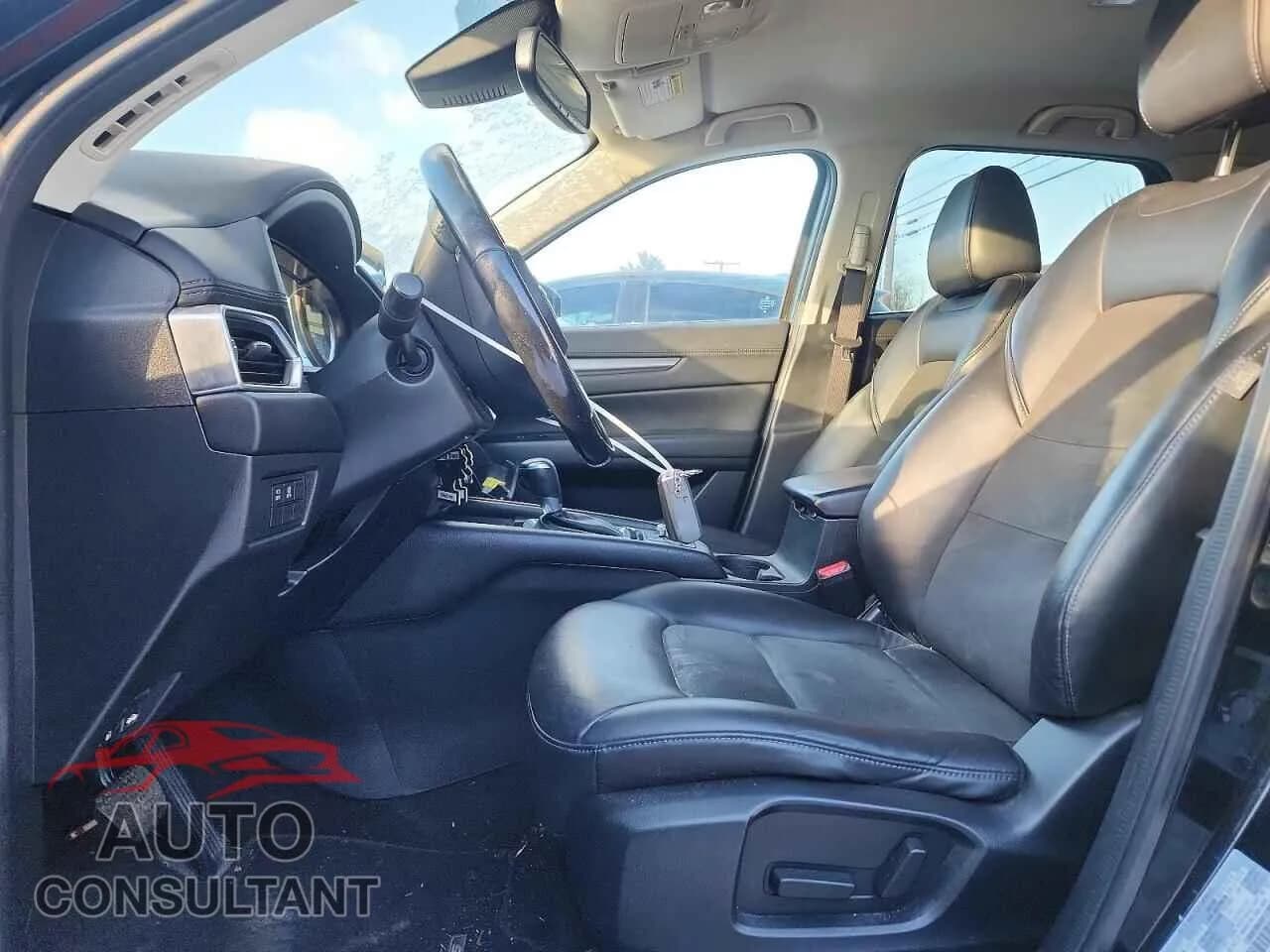 2017 MAZDA CX-5 Damaged VIN JM3KFBCL5H0104902 – exterior detail 2017 MAZDA CX-5 Damaged VIN JM3KFBCL5H0104902 – exterior detail