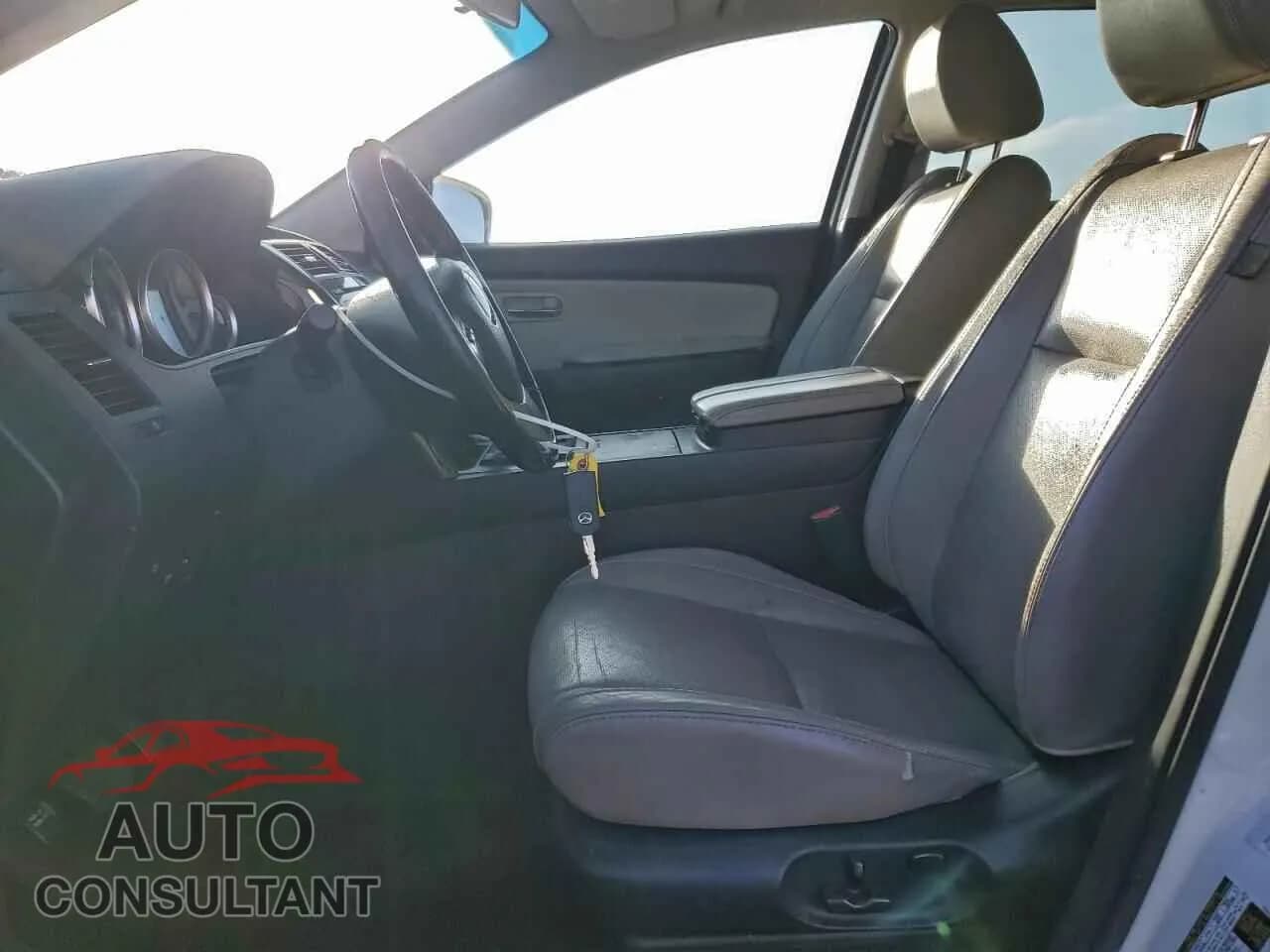 2014 MAZDA CX-9 Damaged VIN JM3TB2CV9E0446303 – exterior detail 2014 MAZDA CX-9 Damaged VIN JM3TB2CV9E0446303 – exterior detail