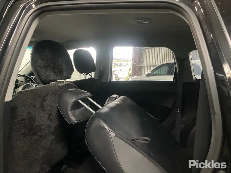 2009 Mitsubishi Outlander Used VIN JMFXLCW6W9Z000786 – rear exterior 2009 Mitsubishi Outlander Used VIN JMFXLCW6W9Z000786 – rear exterior