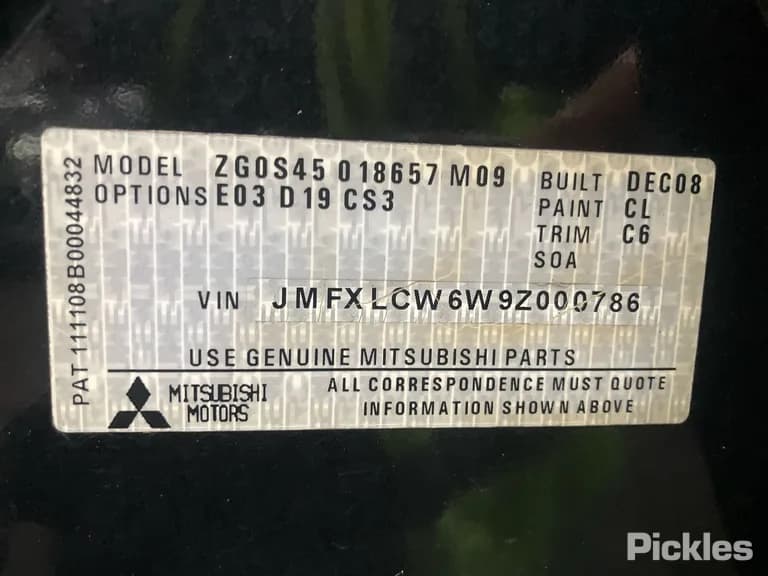 2009 Mitsubishi Outlander Used VIN JMFXLCW6W9Z000786 – interior seats 2009 Mitsubishi Outlander Used VIN JMFXLCW6W9Z000786 – interior seats