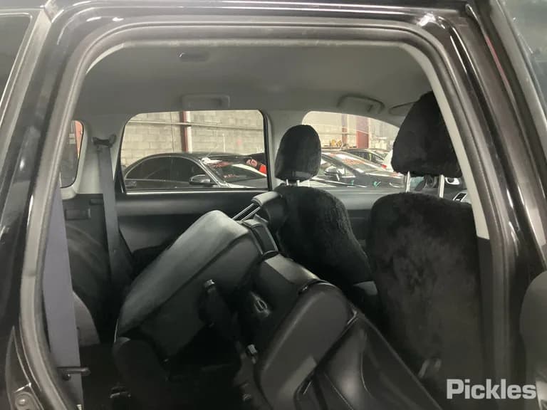 2009 Mitsubishi Outlander Used VIN JMFXLCW6W9Z000786 – exterior detail 2009 Mitsubishi Outlander Used VIN JMFXLCW6W9Z000786 – exterior detail