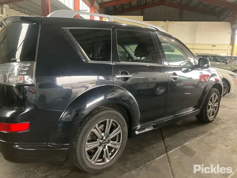 2009 Mitsubishi Outlander Used VIN JMFXLCW6W9Z000786 – photo 18 2009 Mitsubishi Outlander Used VIN JMFXLCW6W9Z000786 – photo 18