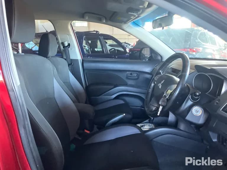 2009 Mitsubishi Outlander Used VIN JMFXTCW5WAZ000871 – rear exterior 2009 Mitsubishi Outlander Used VIN JMFXTCW5WAZ000871 – rear exterior