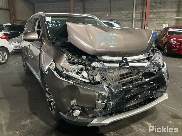 2017 Mitsubishi Outlander Used VIN JMFXTGF8WHJ001210 – undercarriage 2017 Mitsubishi Outlander Used VIN JMFXTGF8WHJ001210 – undercarriage