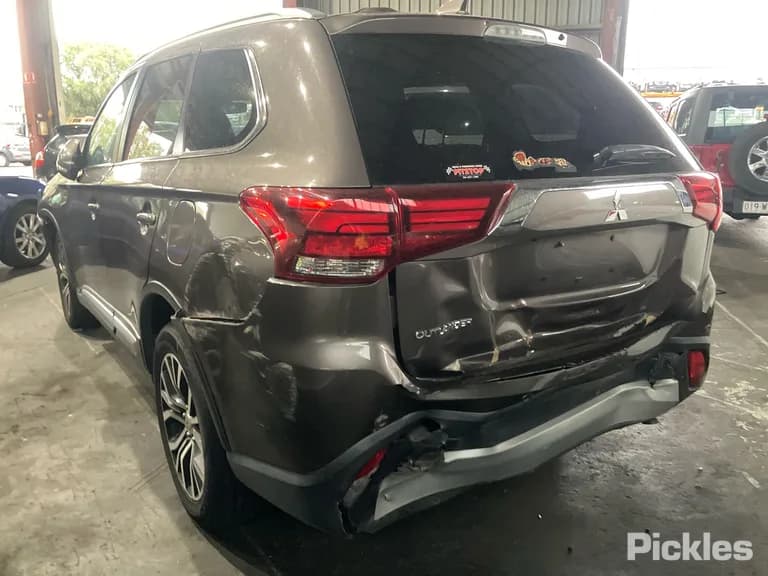 2017 Mitsubishi Outlander Used VIN JMFXTGF8WHJ001210 – photo 23 2017 Mitsubishi Outlander Used VIN JMFXTGF8WHJ001210 – photo 23