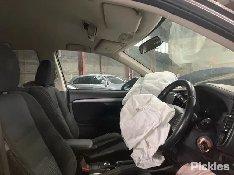 2017 Mitsubishi Outlander Used VIN JMFXTGF8WHJ001210 – photo 24 2017 Mitsubishi Outlander Used VIN JMFXTGF8WHJ001210 – photo 24