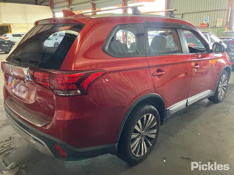 2018 Mitsubishi Outlander Used VIN JMFXTGF8WKZ001591 – photo 15 2018 Mitsubishi Outlander Used VIN JMFXTGF8WKZ001591 – photo 15