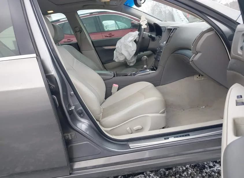 2012 INFINITI G37 Used VIN JN1CV6AR4CM671704 – trunk area 2012 INFINITI G37 Used VIN JN1CV6AR4CM671704 – trunk area