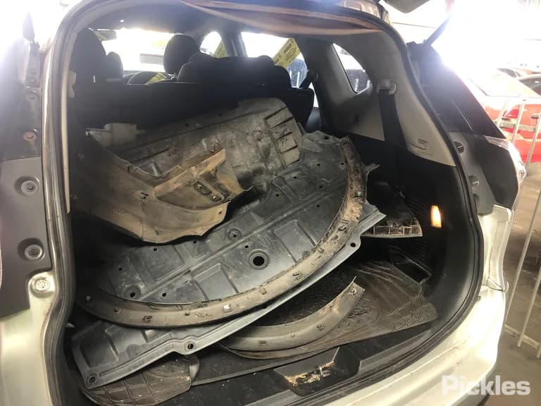 2014 Nissan X-Trail Used VIN JN1JBAT32A0001900 – undercarriage 2014 Nissan X-Trail Used VIN JN1JBAT32A0001900 – undercarriage