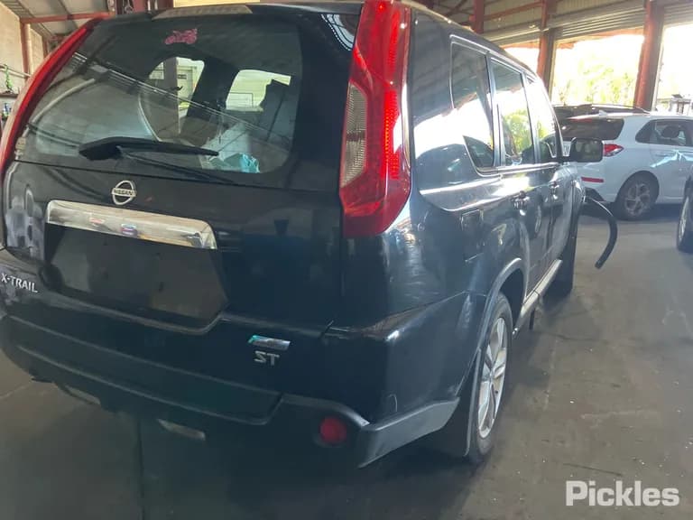 2013 Nissan X-Trail Used VIN JN1TBAT31A0104791 – exterior detail 2013 Nissan X-Trail Used VIN JN1TBAT31A0104791 – exterior detail