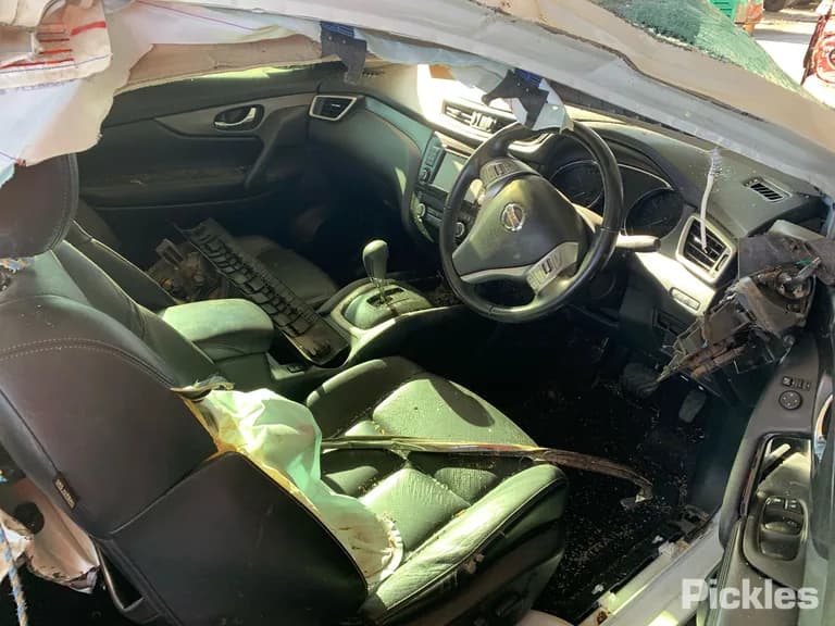2016 Nissan X-Trail Used VIN JN1TBAT32A0009557 – engine bay 2016 Nissan X-Trail Used VIN JN1TBAT32A0009557 – engine bay