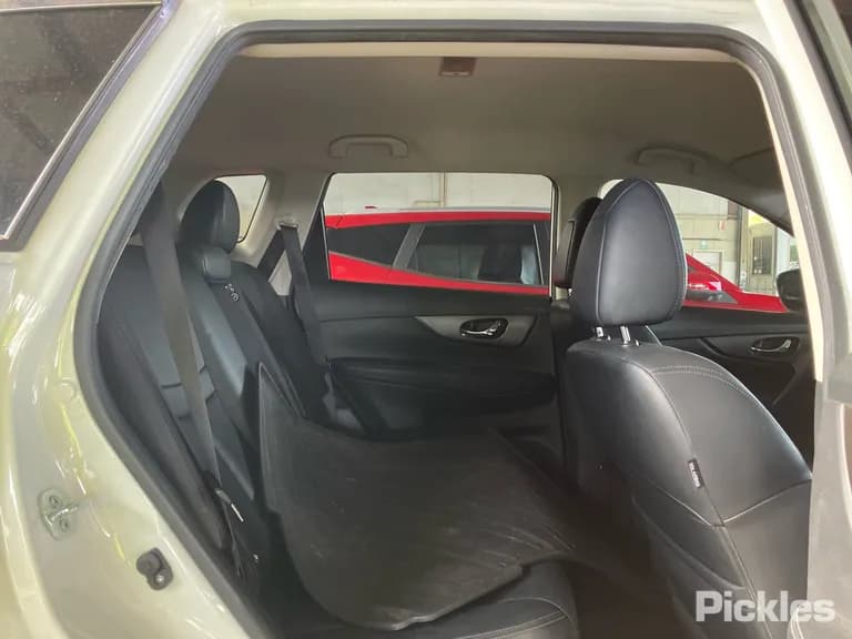 2015 Nissan X-Trail Used VIN JN1TBAT32A0500901 – interior seats 2015 Nissan X-Trail Used VIN JN1TBAT32A0500901 – interior seats