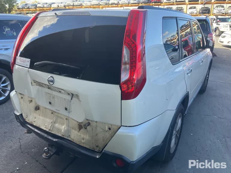 2010 Nissan X-Trail Used VIN JN1TCNT31A0100283 – exterior detail 2010 Nissan X-Trail Used VIN JN1TCNT31A0100283 – exterior detail