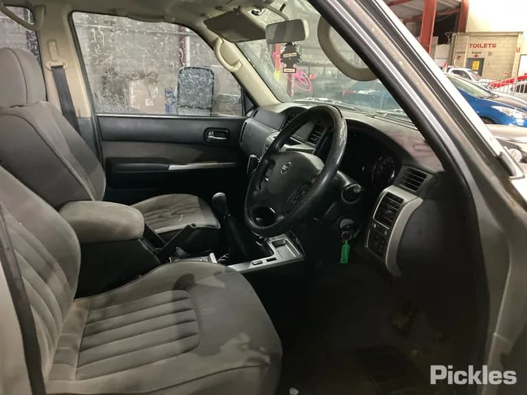 2013 Nissan Patrol Used VIN JN1TESY61A0422674 – front exterior 2013 Nissan Patrol Used VIN JN1TESY61A0422674 – front exterior