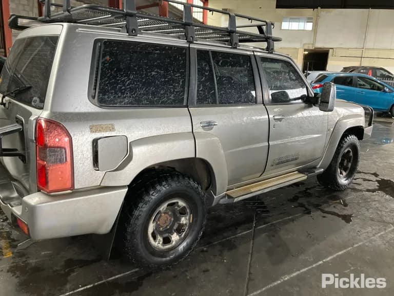 2013 Nissan Patrol Used VIN JN1TESY61A0422674 – interior seats 2013 Nissan Patrol Used VIN JN1TESY61A0422674 – interior seats