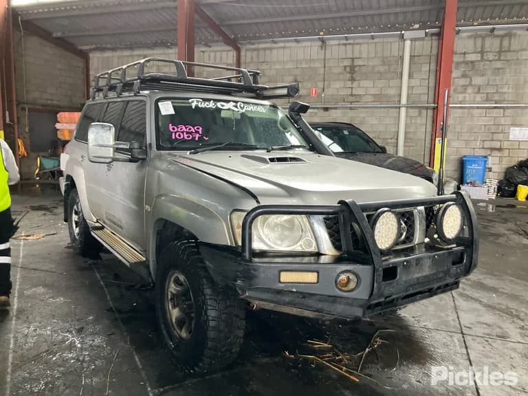 2013 Nissan Patrol Used VIN JN1TESY61A0422674 – exterior detail 2013 Nissan Patrol Used VIN JN1TESY61A0422674 – exterior detail