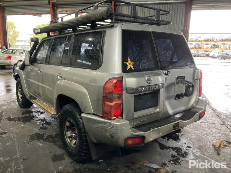 2013 Nissan Patrol Used VIN JN1TESY61A0422674 – trunk area 2013 Nissan Patrol Used VIN JN1TESY61A0422674 – trunk area