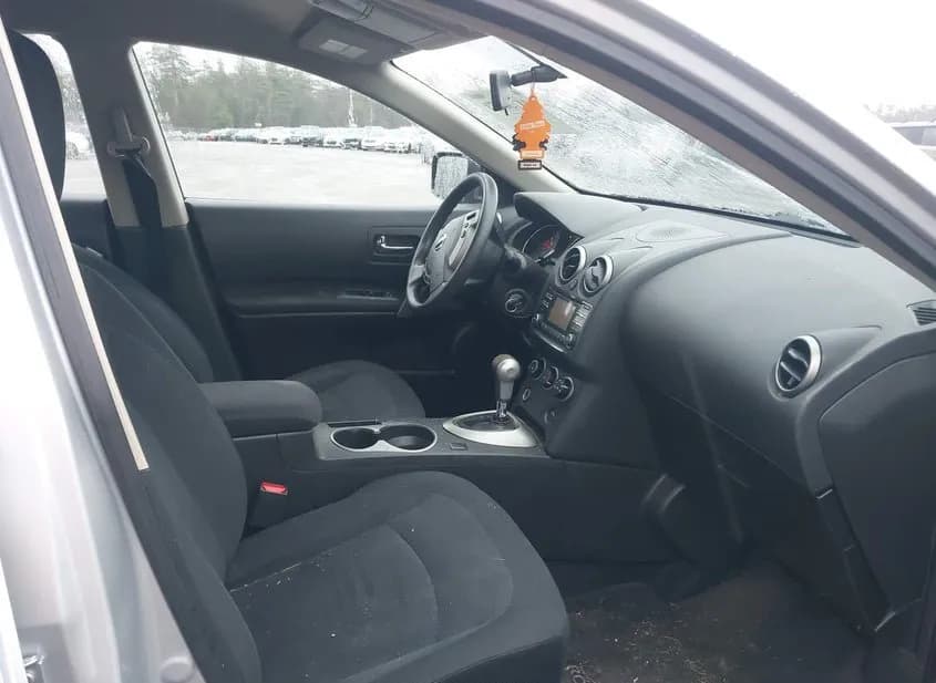 2015 NISSAN Rogue Used VIN JN8AS5MV2FW770289 – trunk area 2015 NISSAN Rogue Used VIN JN8AS5MV2FW770289 – trunk area