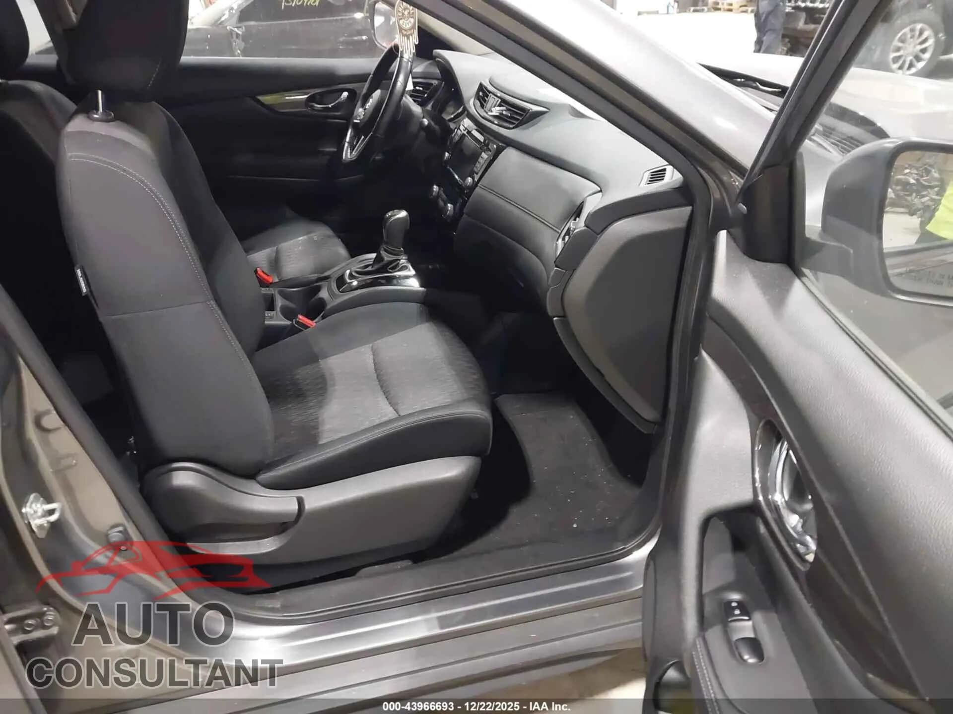 2020 NISSAN ROGUE Damaged VIN JN8AT2MV1LW116715 – interior seats 2020 NISSAN ROGUE Damaged VIN JN8AT2MV1LW116715 – interior seats