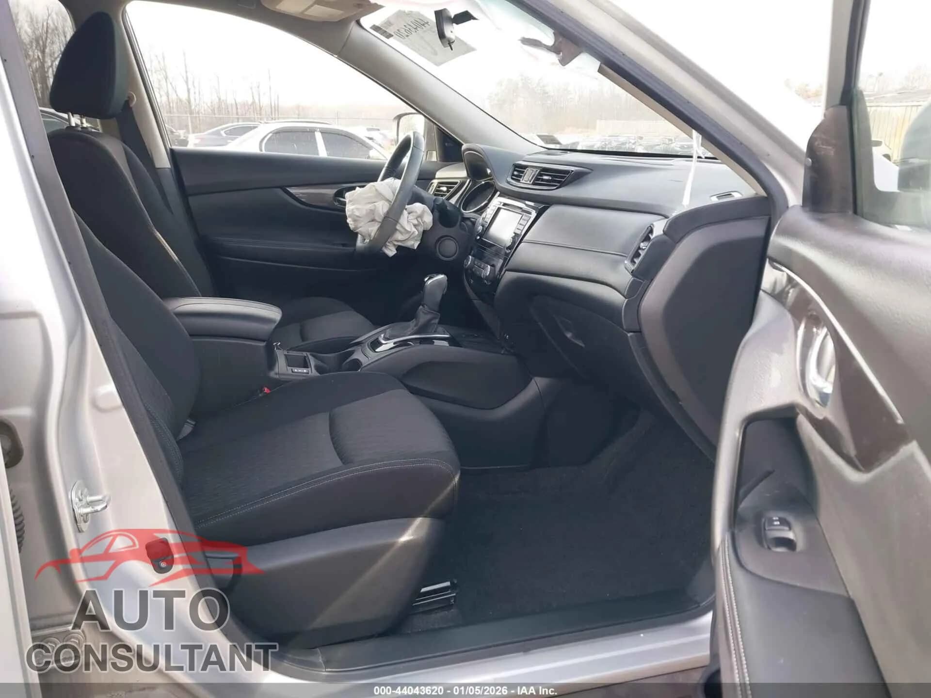 2019 NISSAN ROGUE Damaged VIN JN8AT2MV5KW388411 – interior seats 2019 NISSAN ROGUE Damaged VIN JN8AT2MV5KW388411 – interior seats