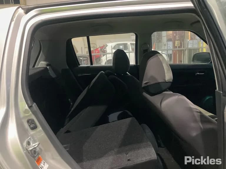 2005 Suzuki Swift Used VIN JSAEZC21S00105560 – dashboard 2005 Suzuki Swift Used VIN JSAEZC21S00105560 – dashboard