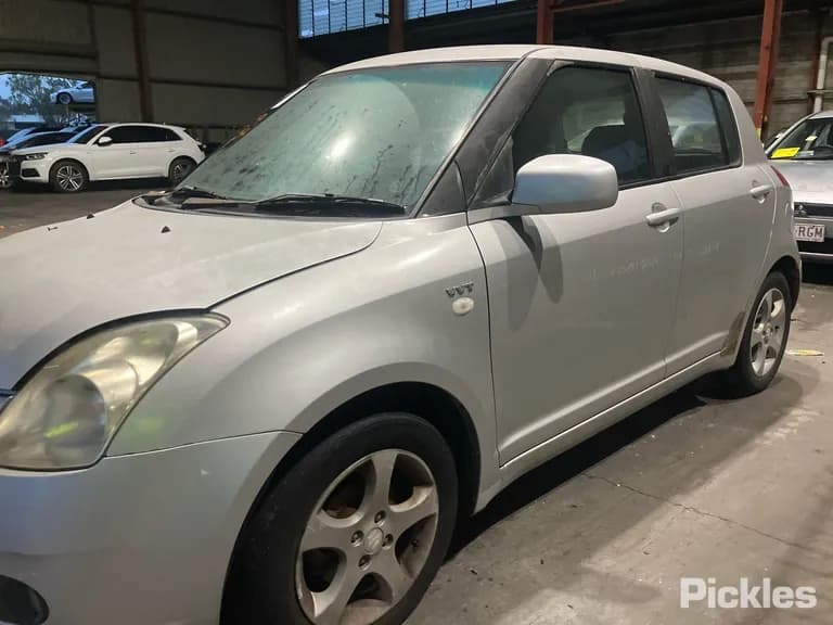 2005 Suzuki Swift Used VIN JSAEZC21S00105560 – exterior detail 2005 Suzuki Swift Used VIN JSAEZC21S00105560 – exterior detail