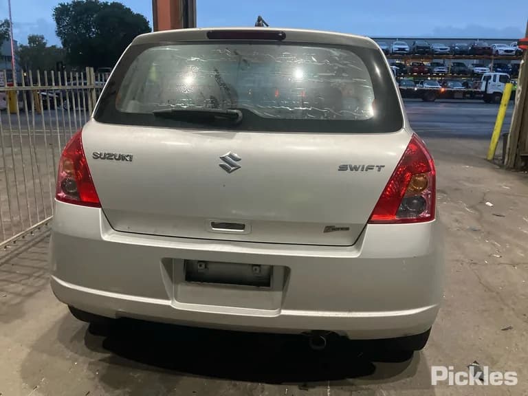 2005 Suzuki Swift Used VIN JSAEZC21S00105560 – photo 14 2005 Suzuki Swift Used VIN JSAEZC21S00105560 – photo 14